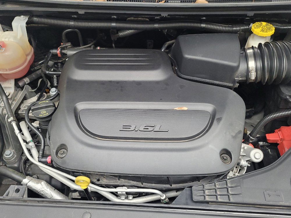 Used 2022 Chrysler Voyager LX FWD image 30
