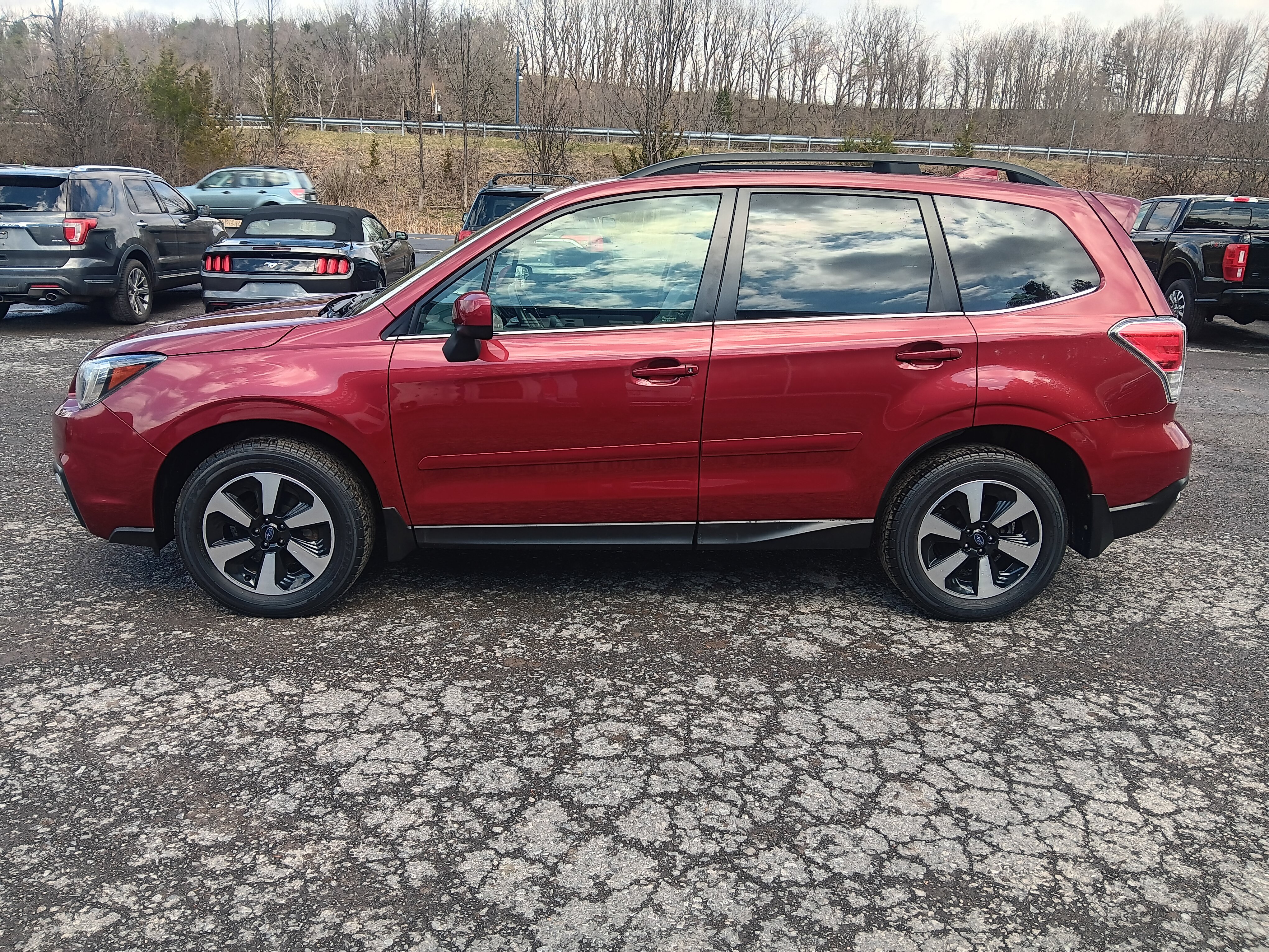 Used 2018 Subaru Forester 2.5i Limited AWD/4WD image 2