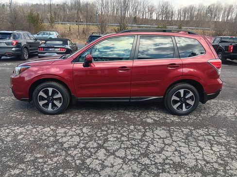 Used 2018 Subaru Forester 2.5i Limited AWD/4WD image 2