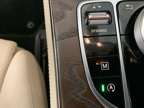 Used 2019 Mercedes-Benz GLC 300 4MATIC image 27