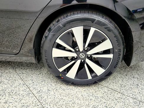 Used 2021 Nissan Altima 2.5 SV w/ SV Premium Package FWD image 9