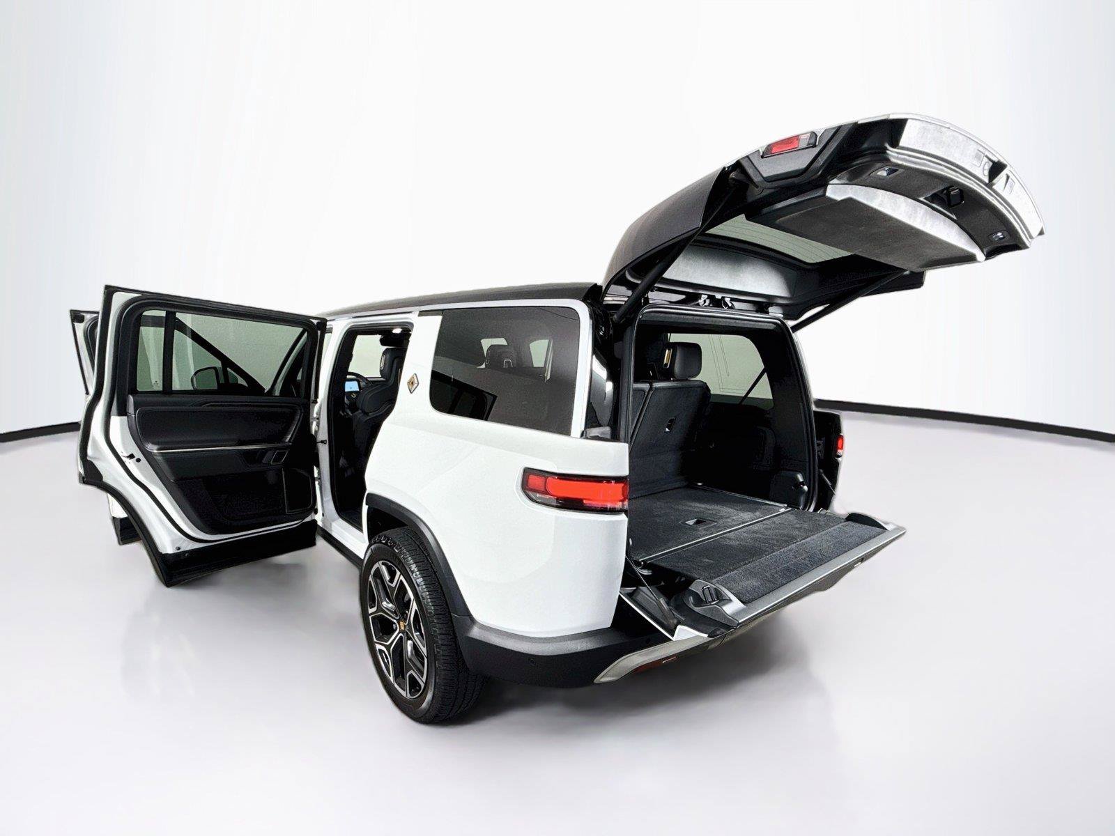 Used 2023 Rivian R1S Adventure Quad AWD/4WD image 39