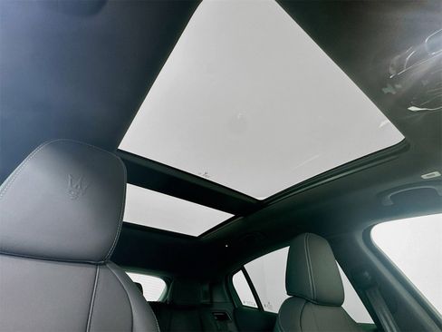 New 2025 Maserati Grecale GT image 22
