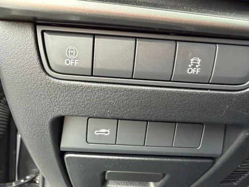 Used 2023 MAZDA MAZDA3 s FWD image 25