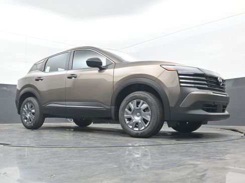 New 2026 Nissan Kicks S image 21