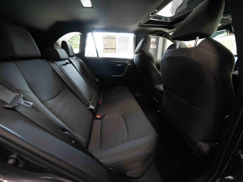Used 2024 Toyota RAV4 SE w/ Convenience Package AWD/4WD image 25
