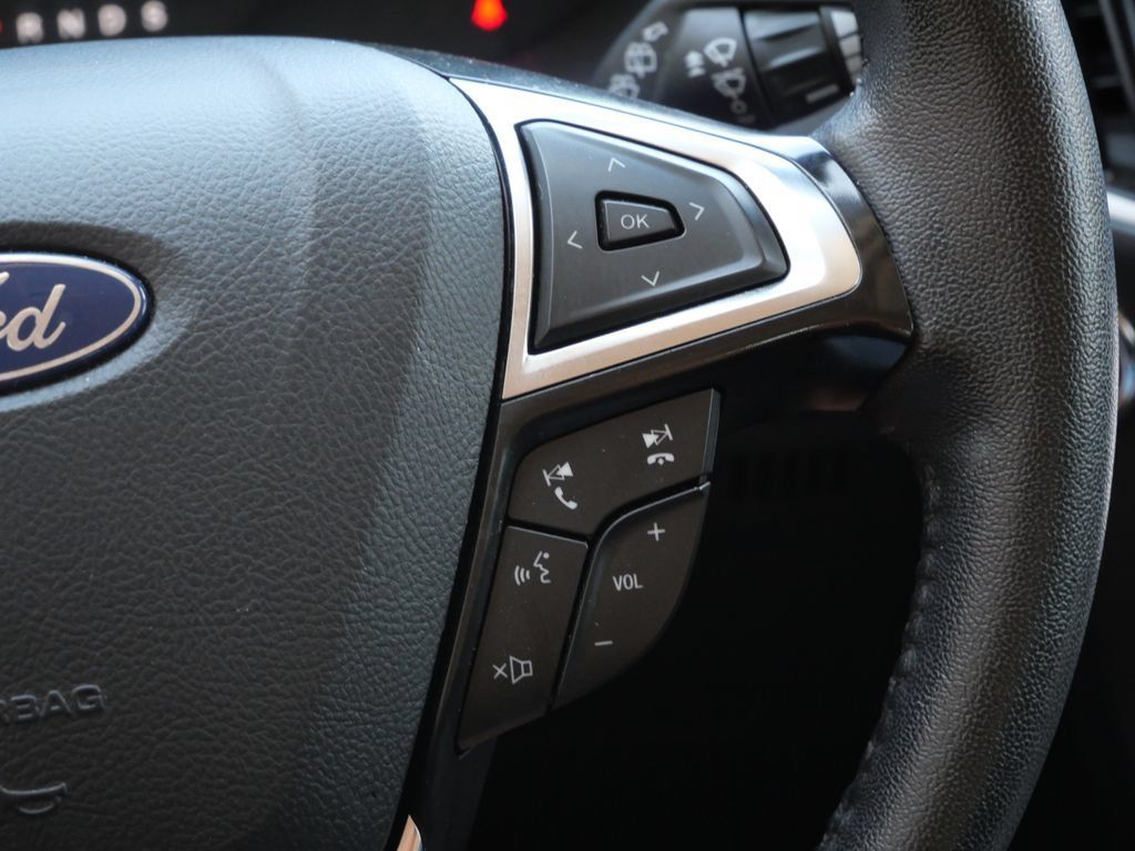 Used 2024 Ford Edge SEL AWD/4WD image 28