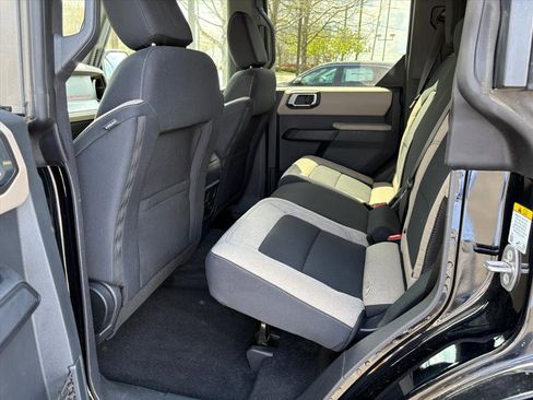 Used 2023 Ford Bronco Big Bend w/ Sasquatch Package image 19