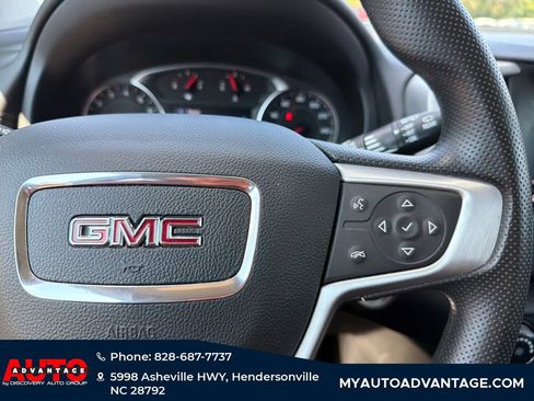Used 2024 GMC Terrain SLE FWD image 21