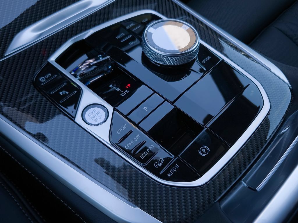 New 2026 BMW X5 M60i AWD/4WD image 9