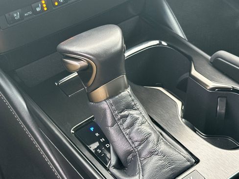 Certified 2025 Lexus ES 300h w/ Premium Package image 17