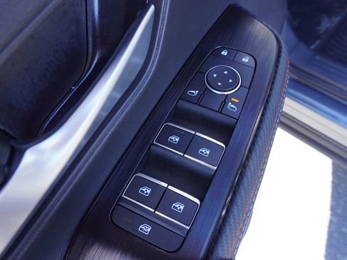 Certified 2025 Nissan Kicks SR FWD image 15