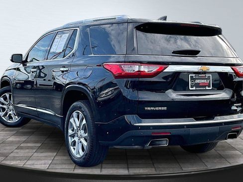 Used 2020 Chevrolet Traverse Premier FWD image 3