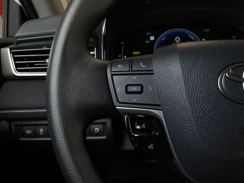 Used 2025 Toyota Camry LE FWD image 32