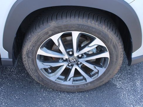 Used 2023 Toyota Corolla Cross XLE w/ Convenience Package AWD/4WD image 19