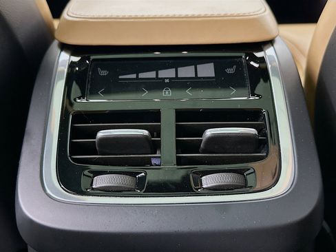 Used 2020 Volvo XC90 T8 Inscription w/ Protection Package image 28