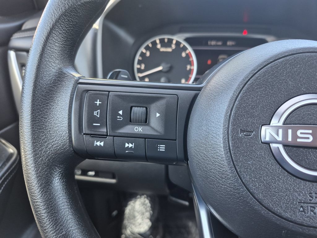 Used 2024 Nissan Rogue SV AWD/4WD image 19