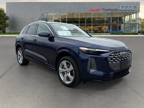 New 2025 Audi Q5 Premium AWD/4WD image 1