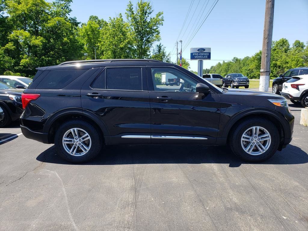 Used 2023 Ford Explorer XLT w/ Equipment Group 202A AWD/4WD image 4