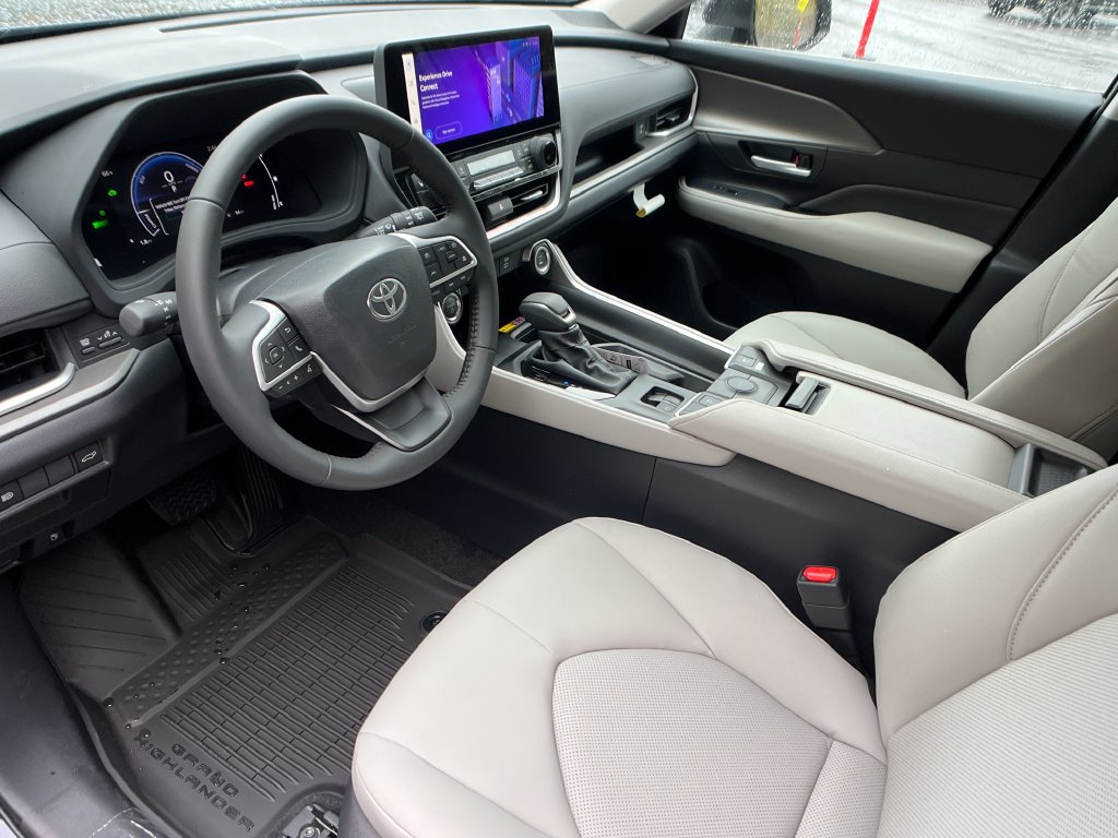 New 2026 Toyota Grand Highlander XLE FWD image 10