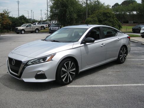 Used 2019 Nissan Altima 2.5 SR w/ SR Premium Package FWD image 8