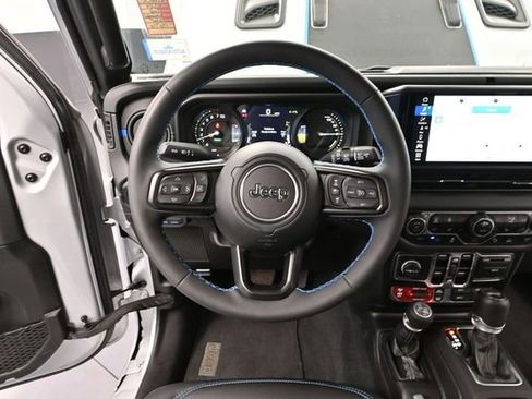 Used 2024 Jeep Wrangler Unlimited Rubicon 4xe AWD/4WD image 29