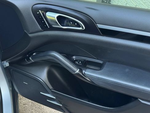 Used 2016 Porsche Cayenne S AWD/4WD image 25