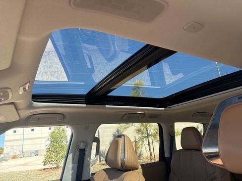 Certified 2025 INFINITI QX80 Sensory image 11