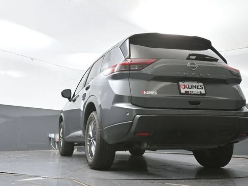 Used 2024 Nissan Rogue S FWD image 53