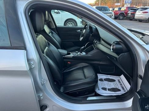 Used 2020 Alfa Romeo Giulia Ti w/ Nero Edizione image 9