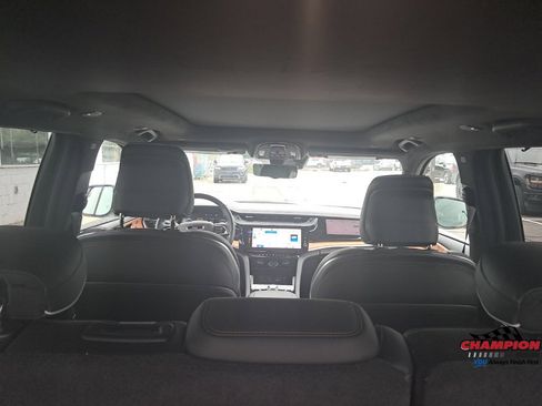 Used 2026 Jeep Grand Cherokee Summit w/ Obsidian Package AWD/4WD image 26