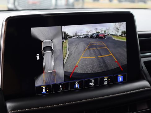 Used 2022 GMC Yukon SLT w/ SLT Premium Package image 32