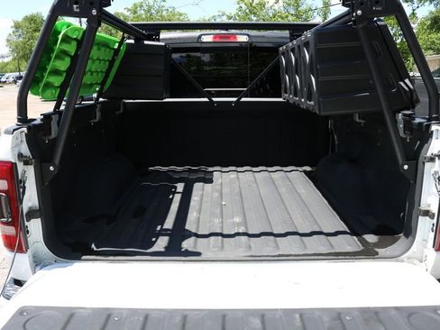 Used 2019 RAM 1500 Laramie AWD/4WD image 10