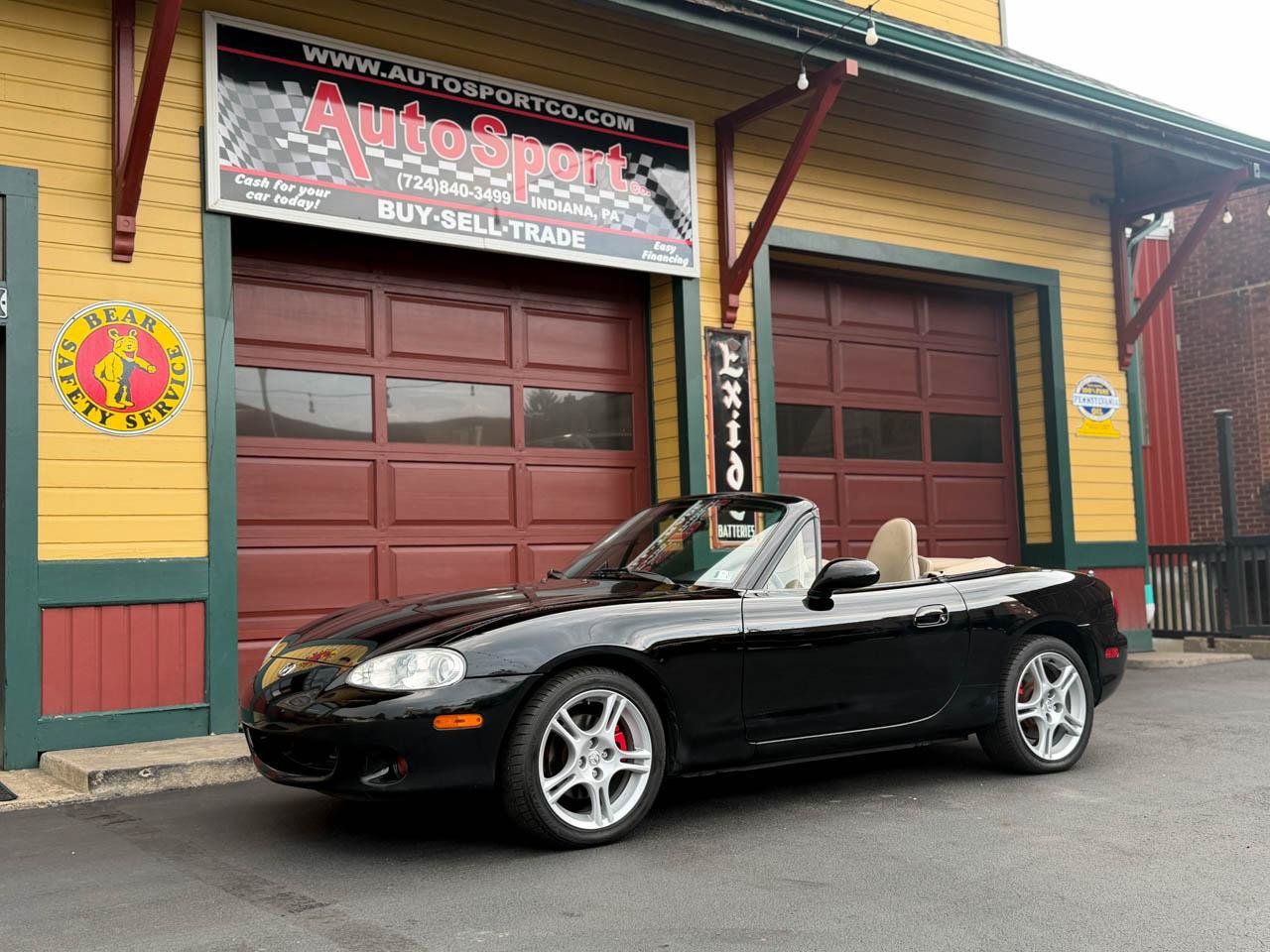Used 2004 MAZDA MX-5 Miata LS RWD image 13