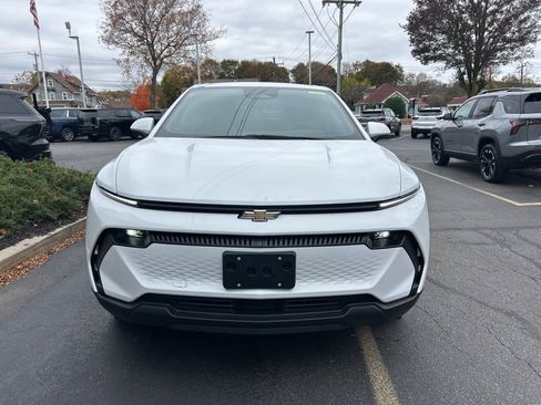 New 2026 Chevrolet Equinox EV LT image 6