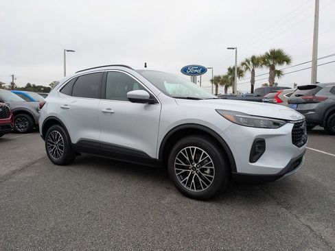 New 2026 Ford Escape SE w/ PHEV Premium Package image 2