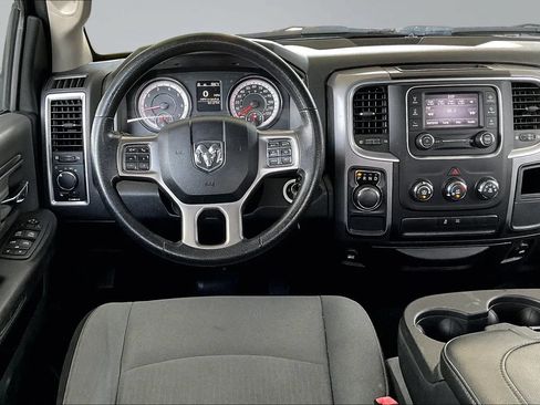 Used 2022 RAM 1500 Classic SLT RWD image 9