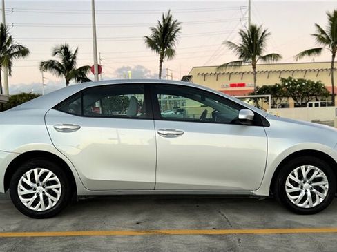 Used 2017 Toyota Corolla LE FWD image 6