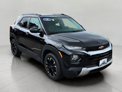 Used 2023 Chevrolet TrailBlazer LT FWD image 2
