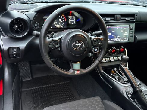 Used 2023 Toyota GR86 Base w/ ALL Weather Mat Package (TMS) image 14