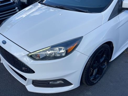 Used 2017 Ford Focus ST FWD image 2