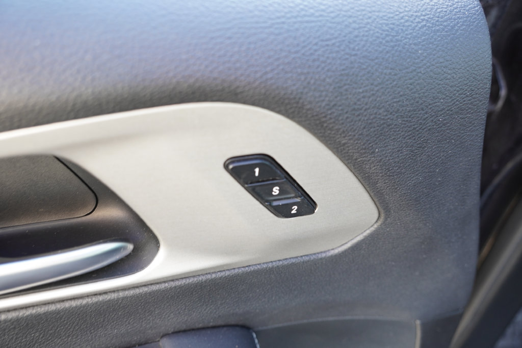 Used 2024 Chrysler Pacifica Premium FWD image 26