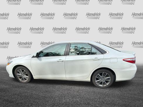 Used 2015 Toyota Camry SE w/ Moonroof Package FWD image 10