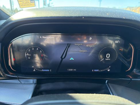 Used 2023 Jeep Grand Wagoneer Series III w/ Rear-Seat Entertainment Group AWD/4WD image 46
