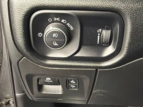 Used 2022 RAM 1500 Big Horn AWD/4WD image 29
