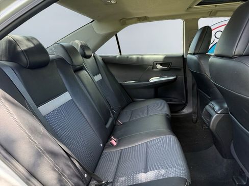 Used 2013 Toyota Camry SE w/ Convenience Pkg FWD image 19