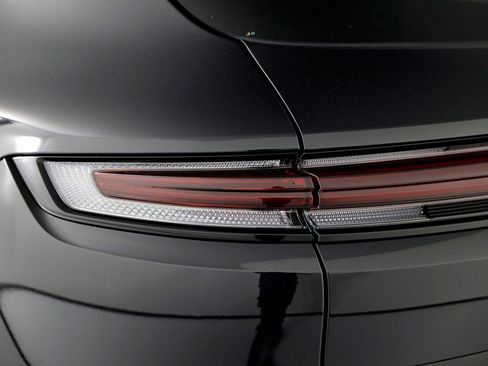 Certified 2024 Porsche Cayenne image 14