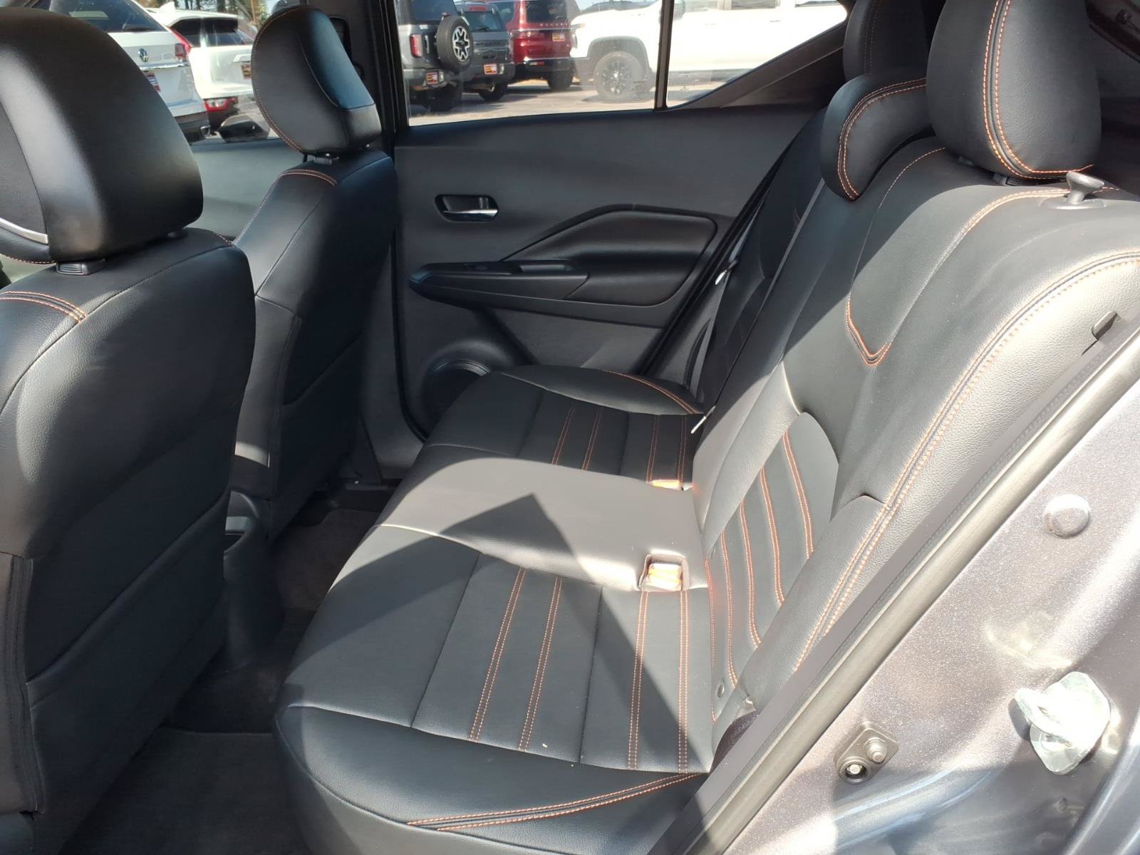 Used 2019 Nissan Kicks SR w/ SR Premium Package FWD image 10