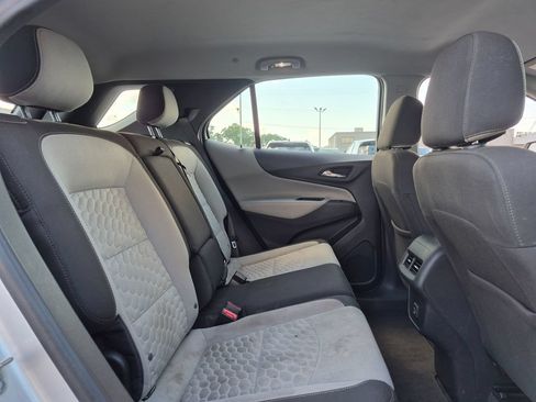 Used 2021 Chevrolet Equinox LS FWD image 27