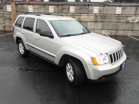 Used 2009 Jeep Grand Cherokee Laredo AWD/4WD image 3